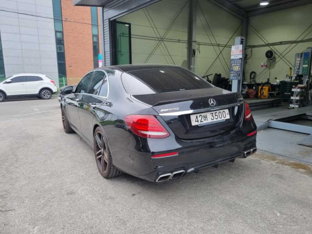 Mercedes Benz E class - Vista 3