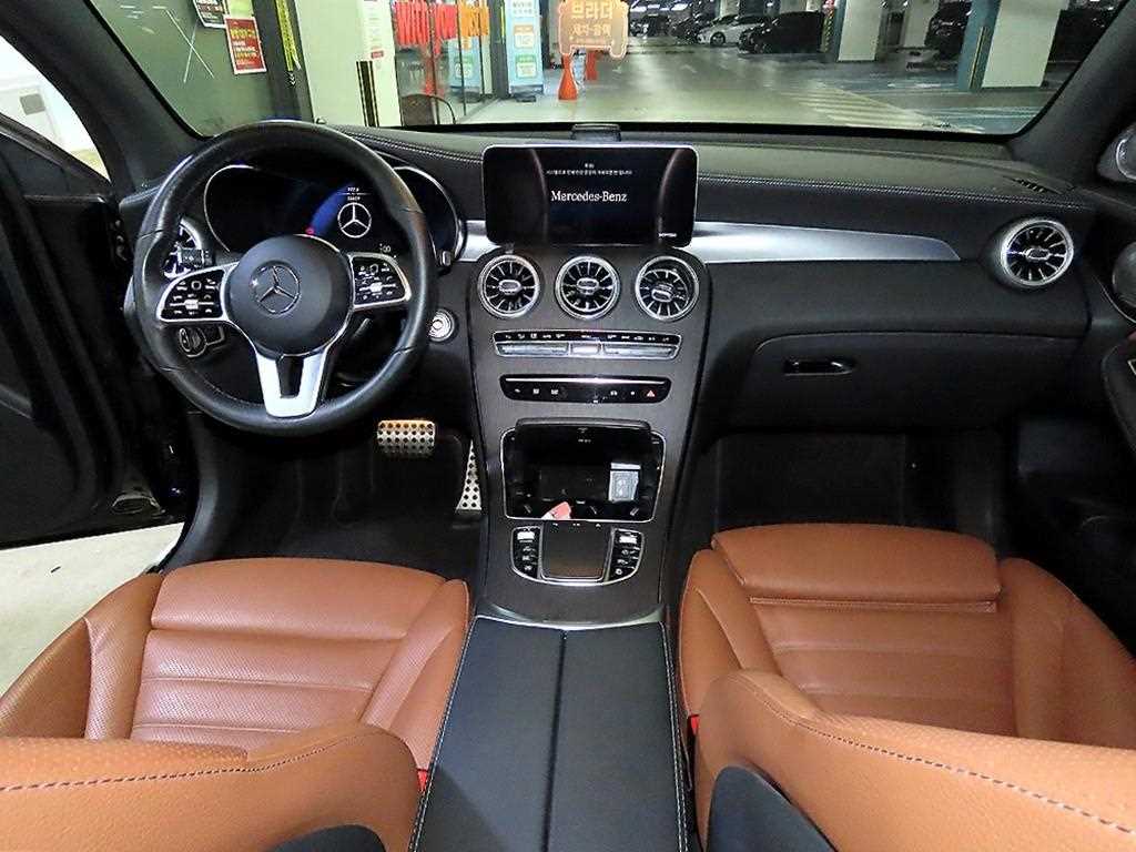 Mercedes Benz GLC Class - Vista 10