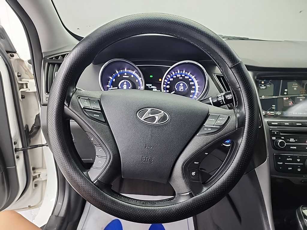 HYUNDAI Sonata - Vista 9
