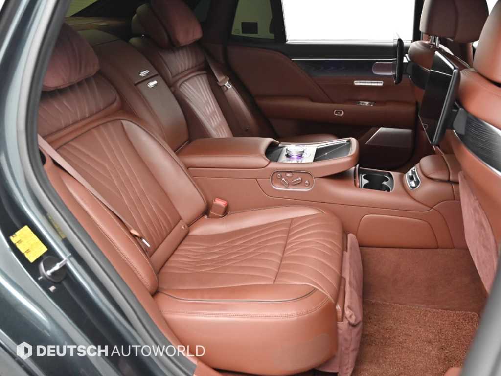 Genesis G90 - Vista 12