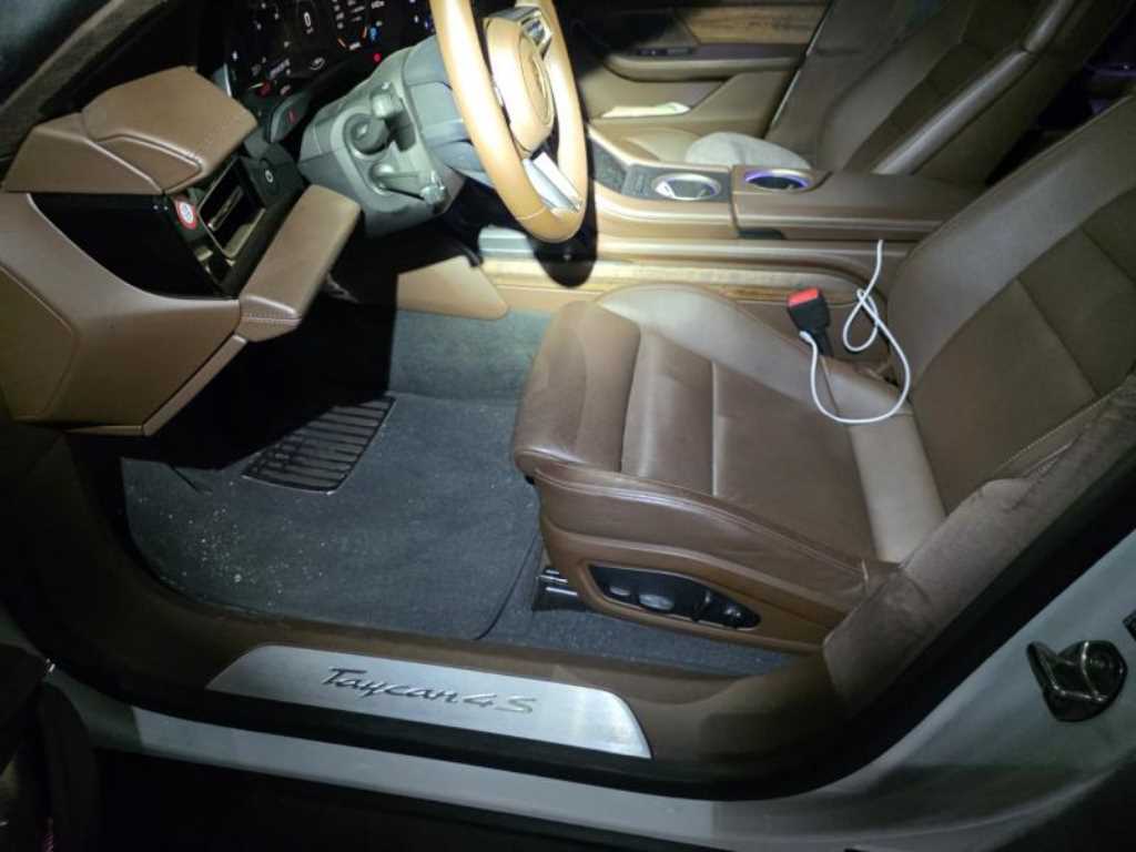 Porsche Taycan - Vista 7
