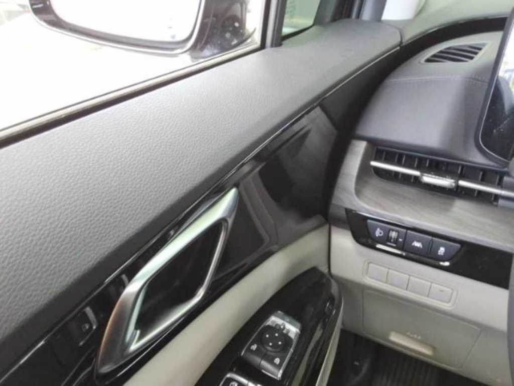 KIA Carnival - Vista 3