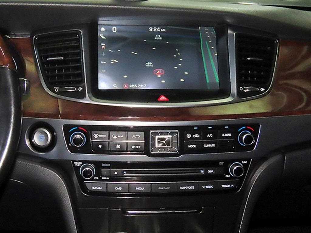 HYUNDAI Equus - Vista 11