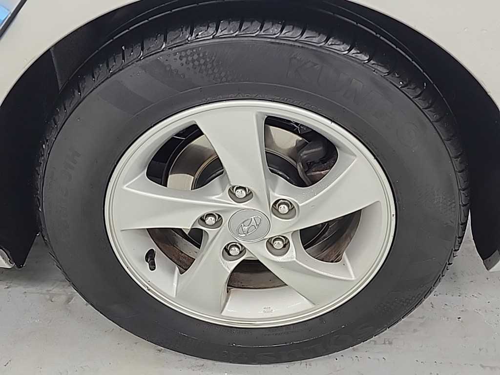HYUNDAI Avante 2013 Plateado - Importación desde Corea - HF Imports Iquique - Foto 20
