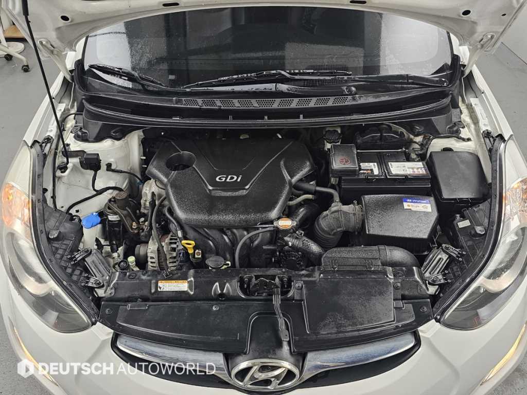 HYUNDAI Avante - Vista 6