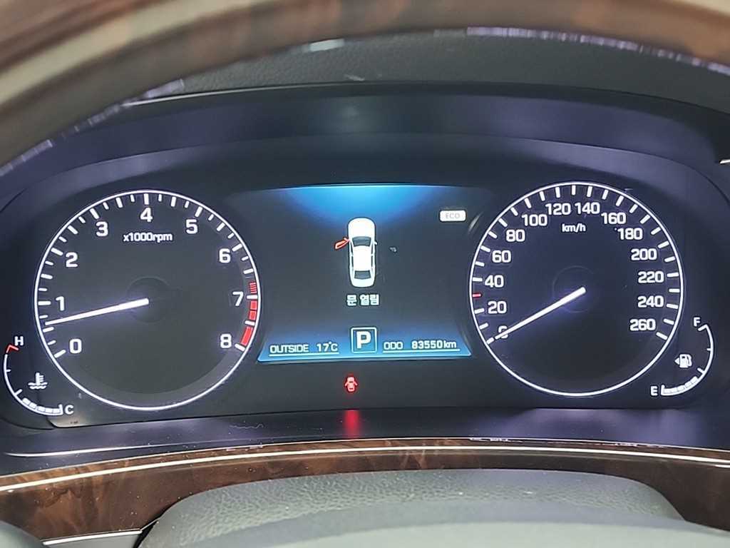 HYUNDAI Equus - Vista 6