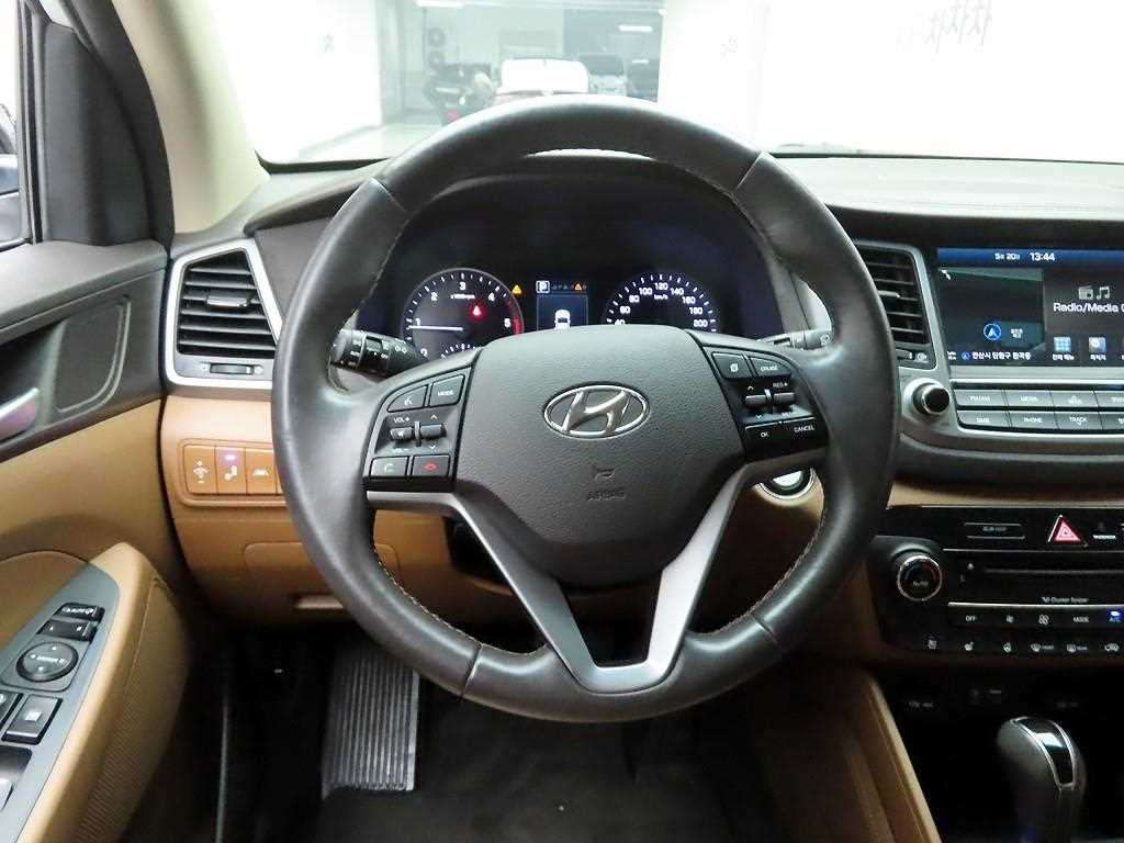 HYUNDAI Tucson - Vista 8