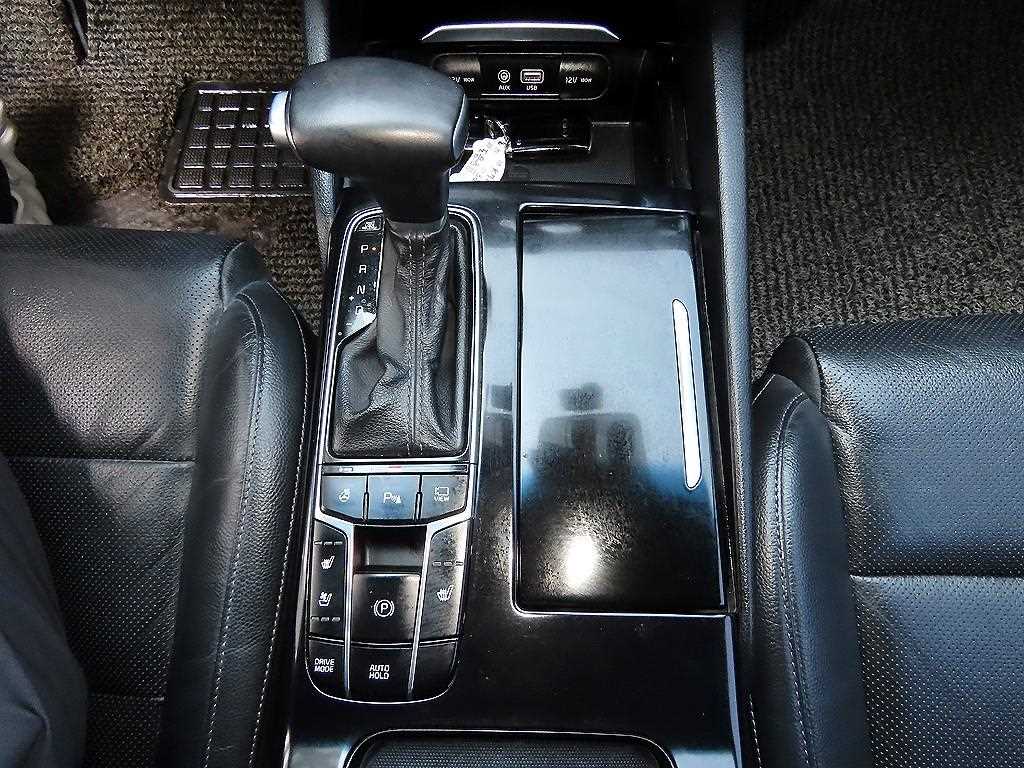 KIA K7 - Vista 10