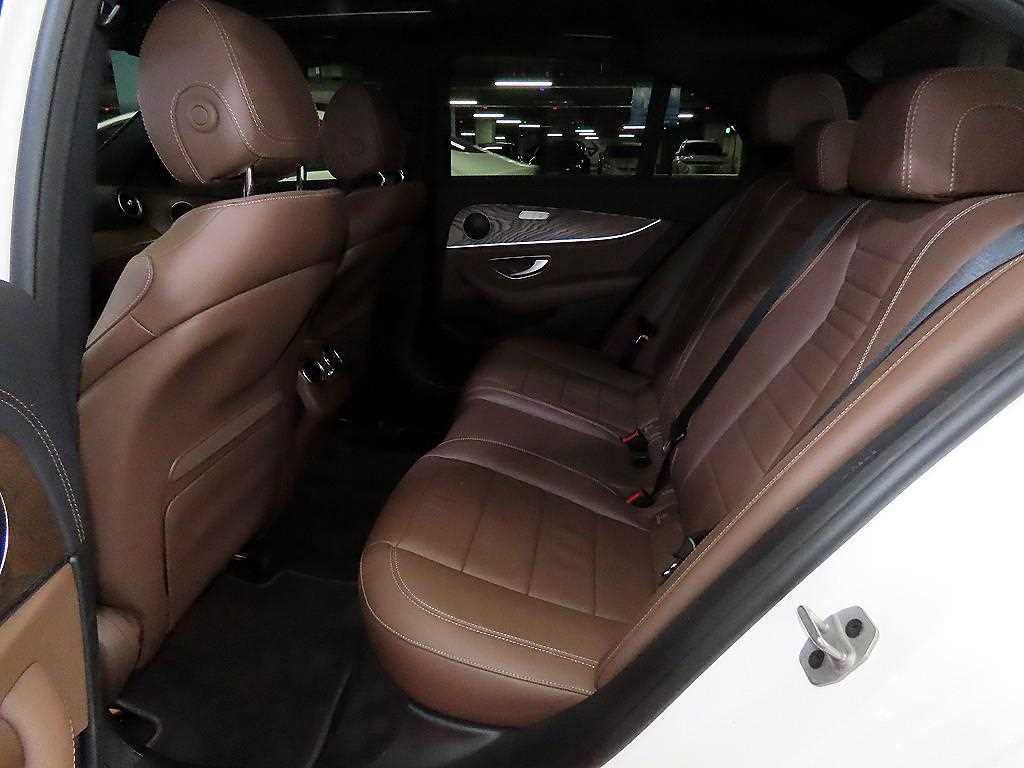 Mercedes Benz E class - Vista 7