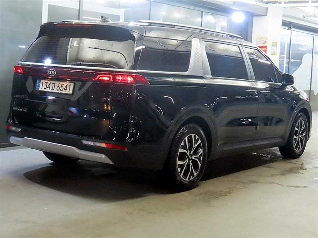 KIA Carnival - Vista 4