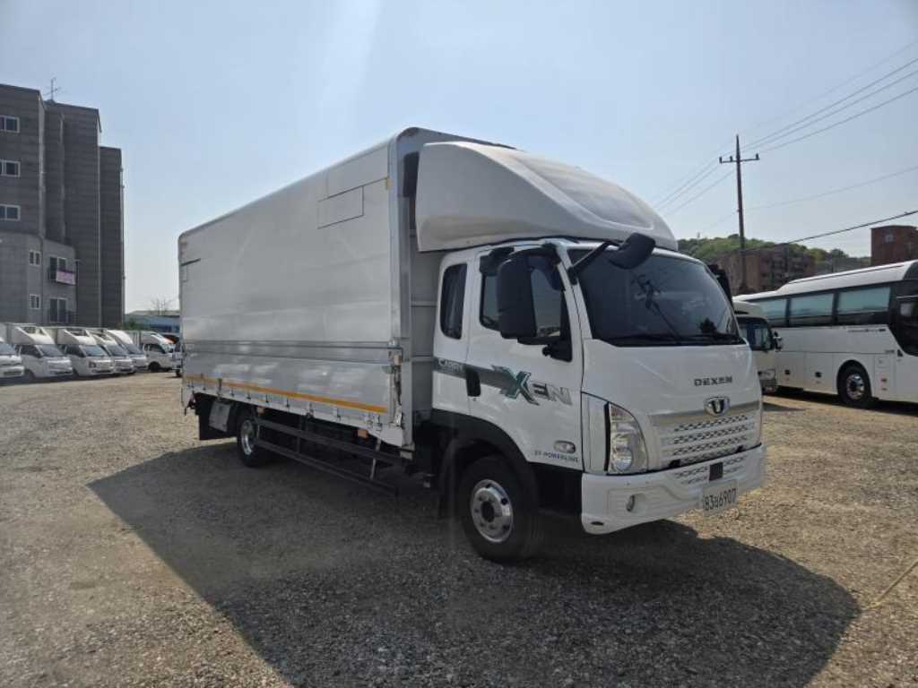 medium and large cargo truck - Vista 3
