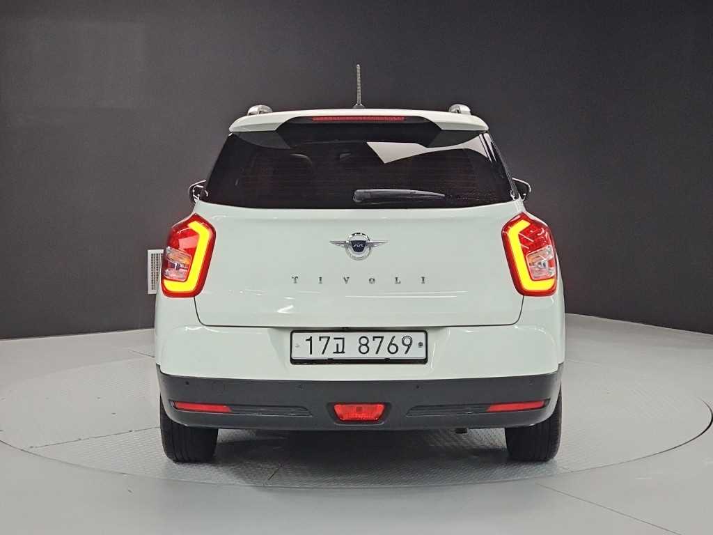 Ssangyong Tivoli - Vista 3