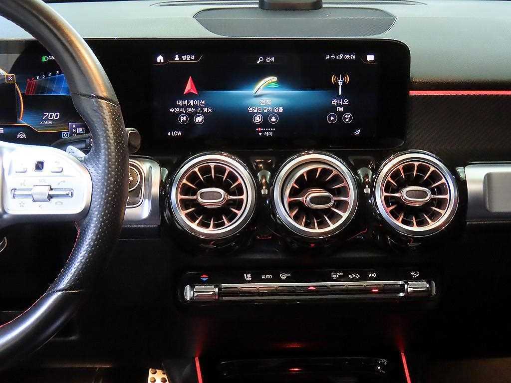 Mercedes Benz GLB Class - Vista 11