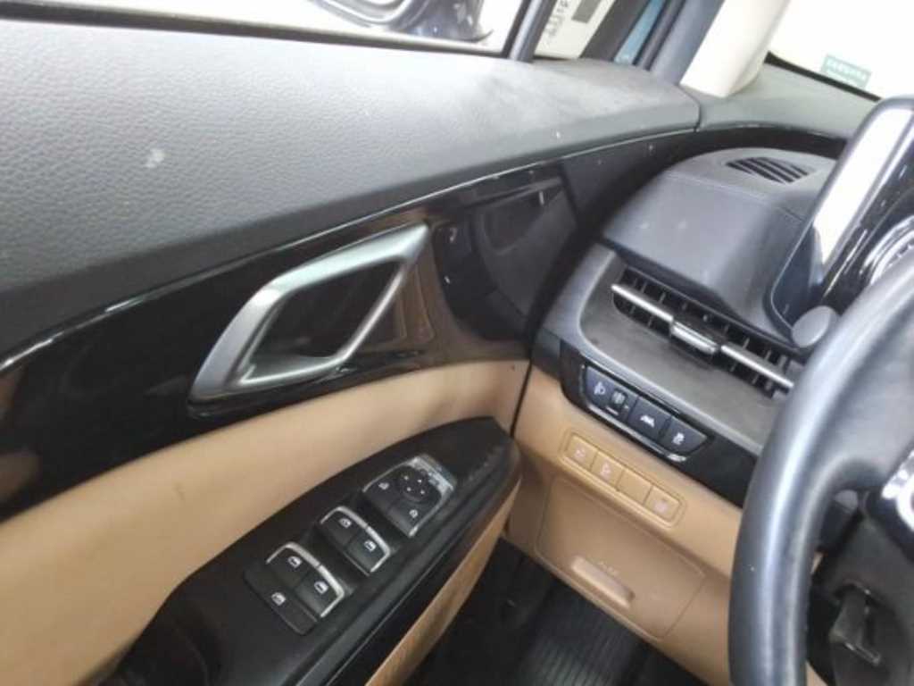 KIA Carnival - Vista 3