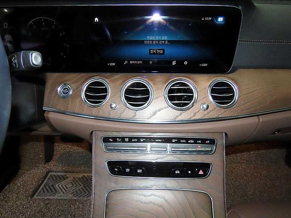 Mercedes Benz E class - Vista 11