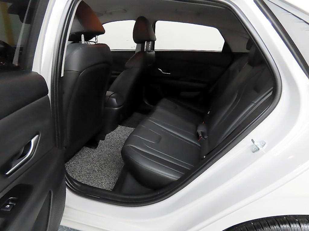 HYUNDAI Avante - Vista 6