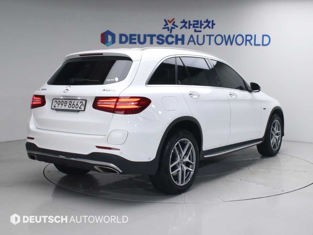 Mercedes Benz GLC Class - Vista 2