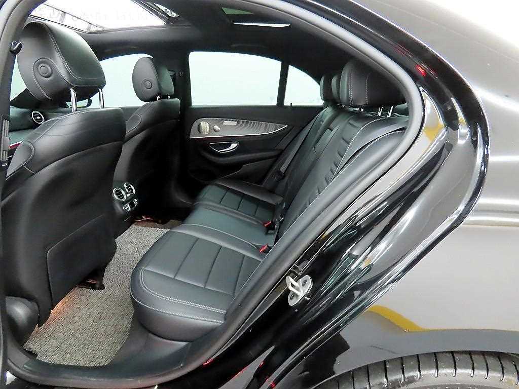 Mercedes Benz E class - Vista 6
