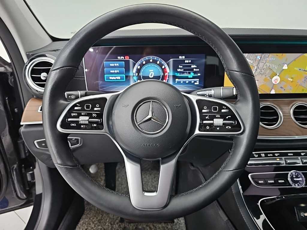 Mercedes Benz E class - Vista 9