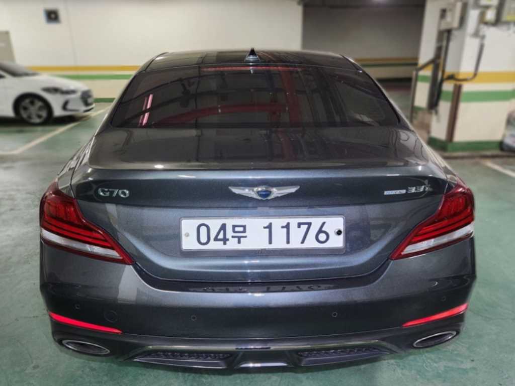 Genesis G70 - Vista 2