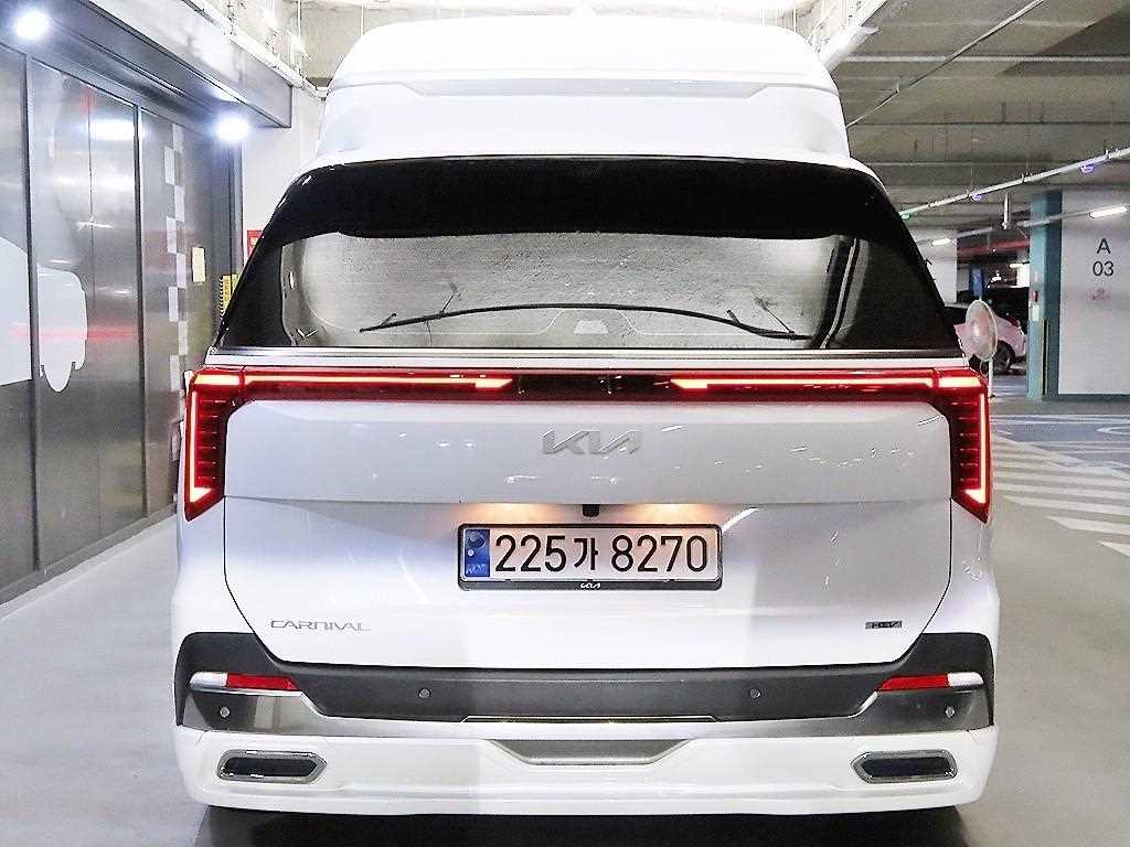 KIA Carnival - Vista 5