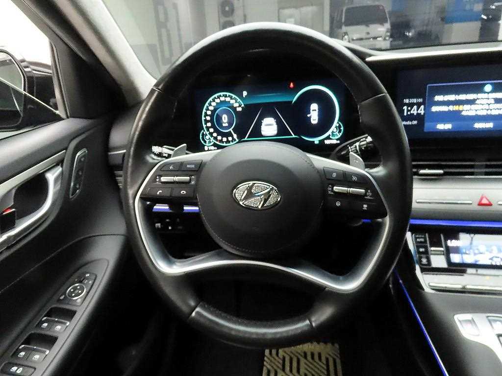 HYUNDAI Grandeur - Vista 7