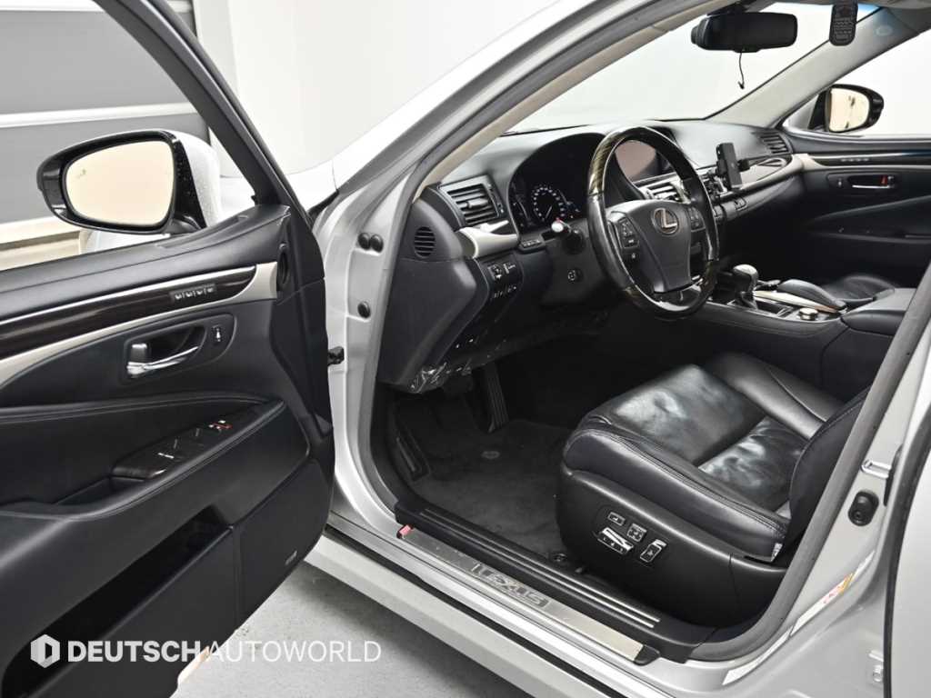 Lexus LS - Vista 11