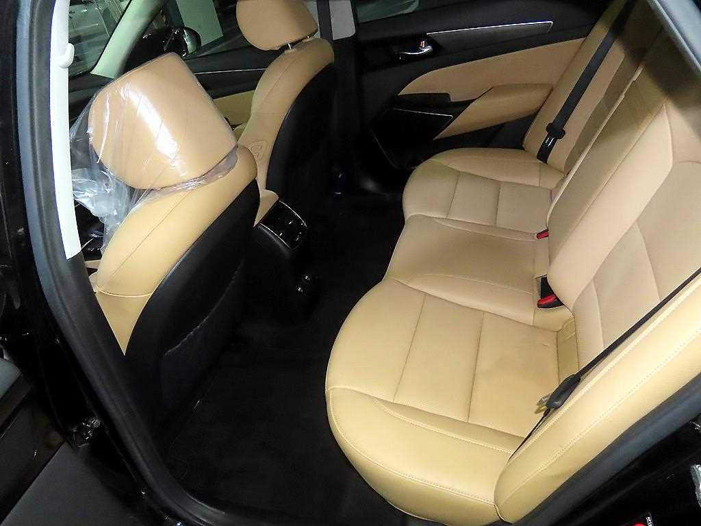 KIA K7 - Vista 7