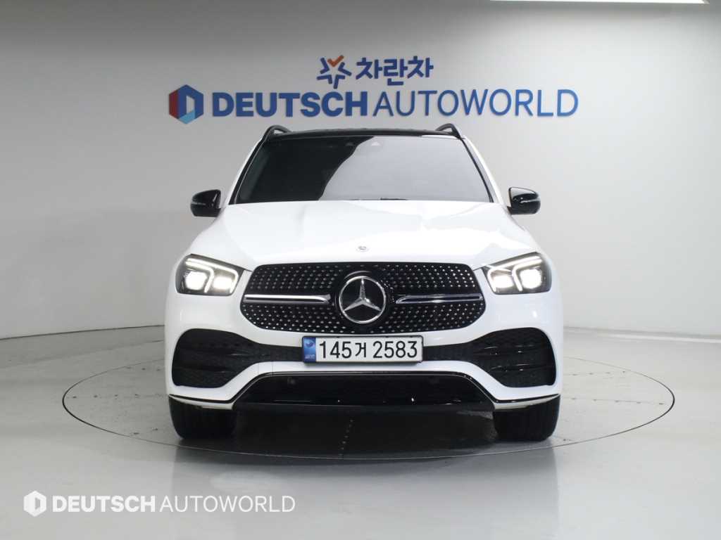Mercedes Benz GLE Class - Vista 3