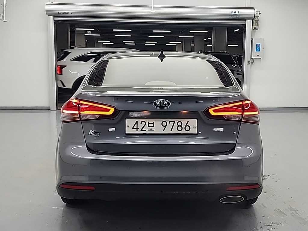 KIA K3 - Vista 3