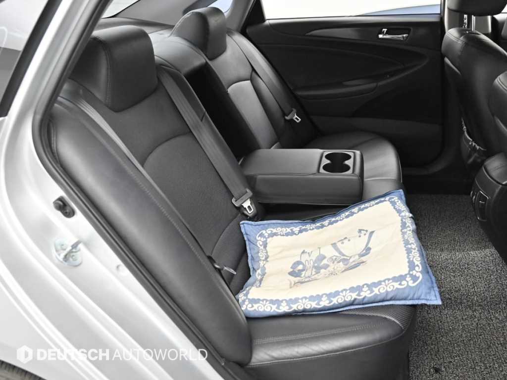 HYUNDAI Sonata - Vista 12