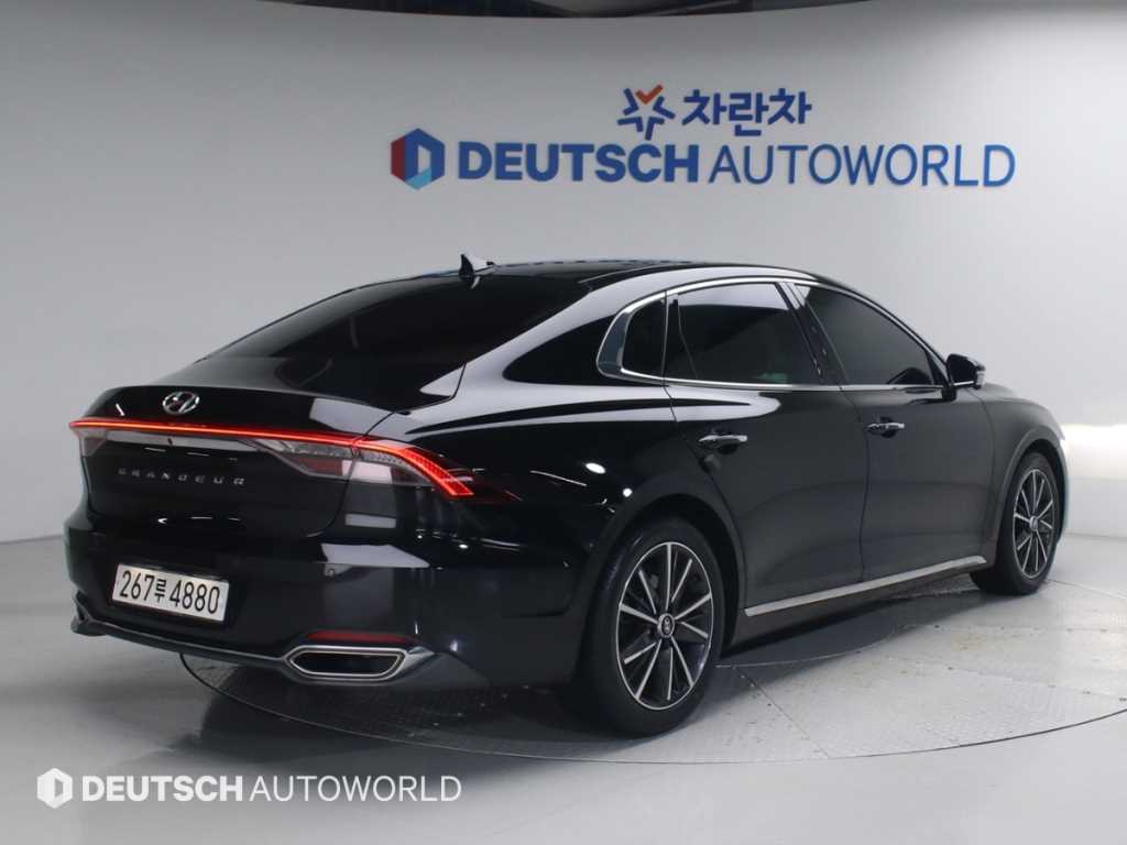 HYUNDAI Grandeur - Vista 2