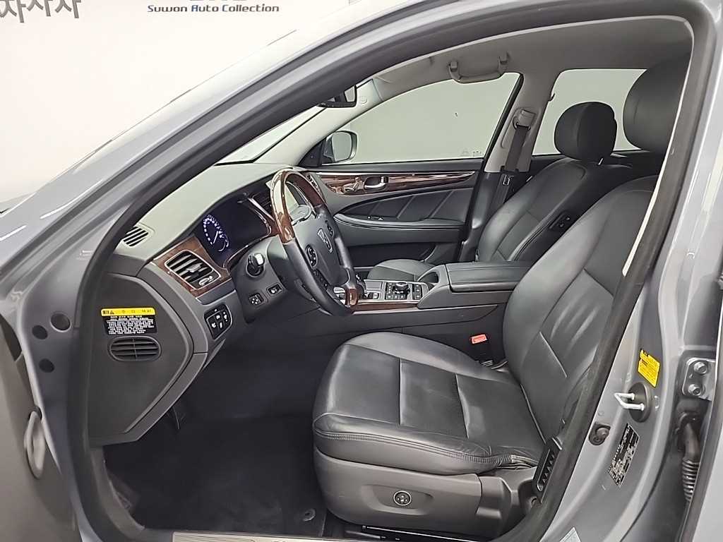 HYUNDAI Equus - Vista 11
