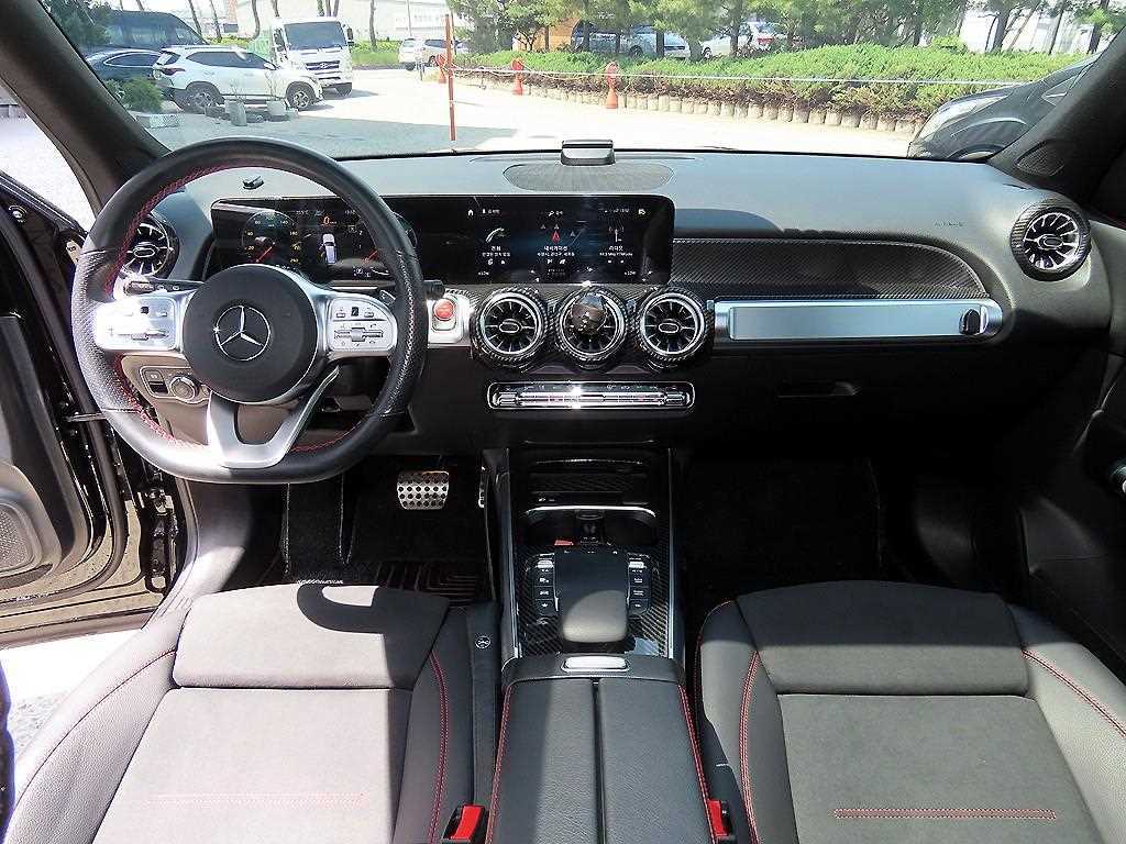 Mercedes Benz GLB Class - Vista 7
