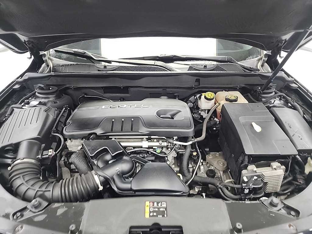 Chevrolet Malibu - Vista 5