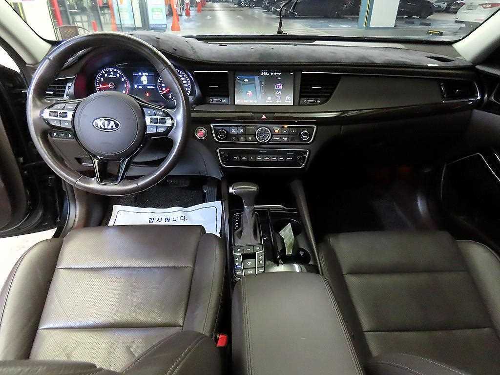 KIA K7 - Vista 10