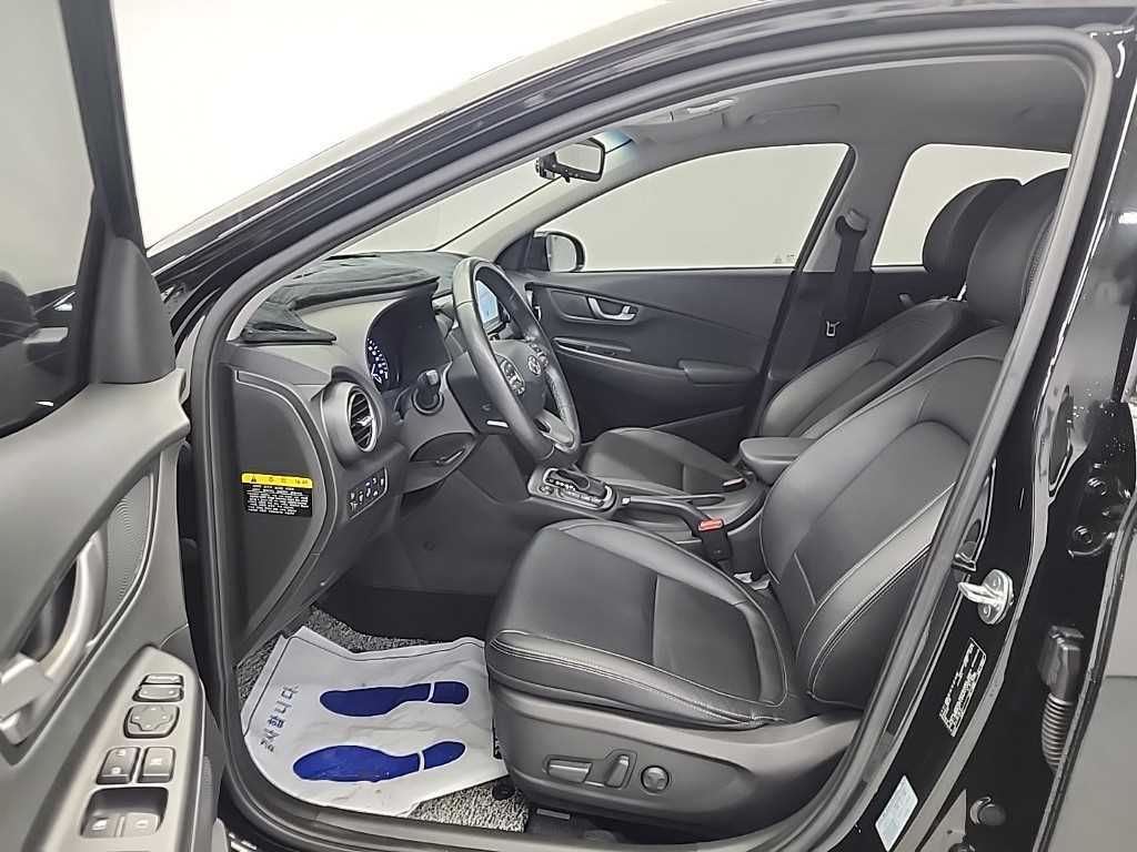 HYUNDAI Kona - Vista 12
