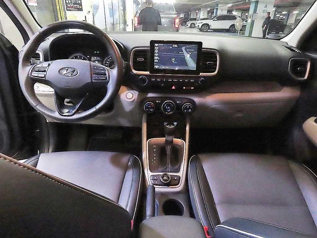 HYUNDAI Venue - Vista 10