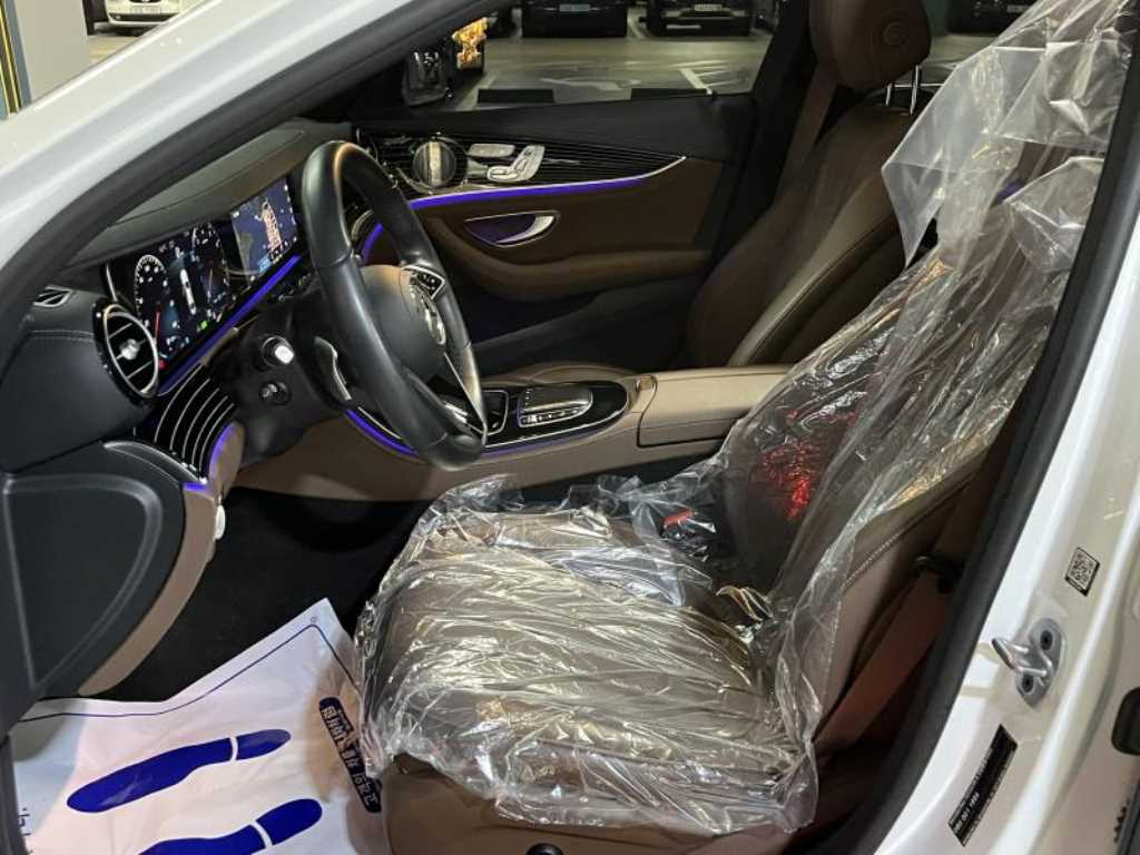 Mercedes Benz E class - Vista 12