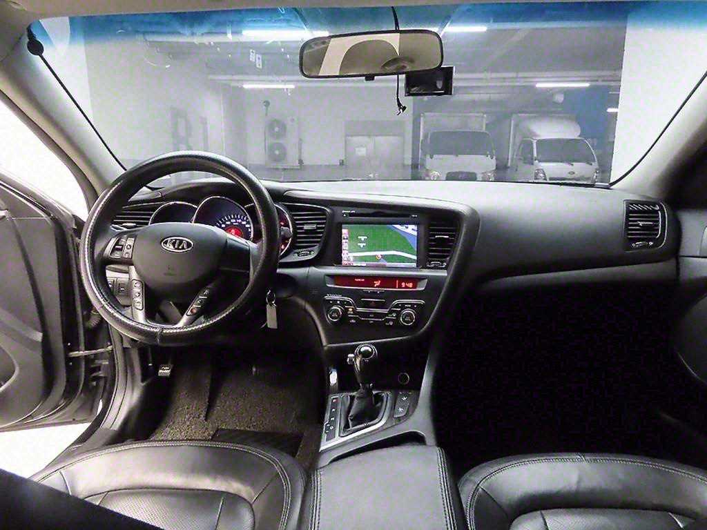 KIA K5 - Vista 8