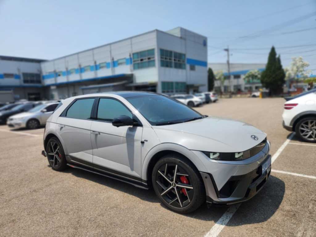 HYUNDAI Ioniq 5 - Vista 3