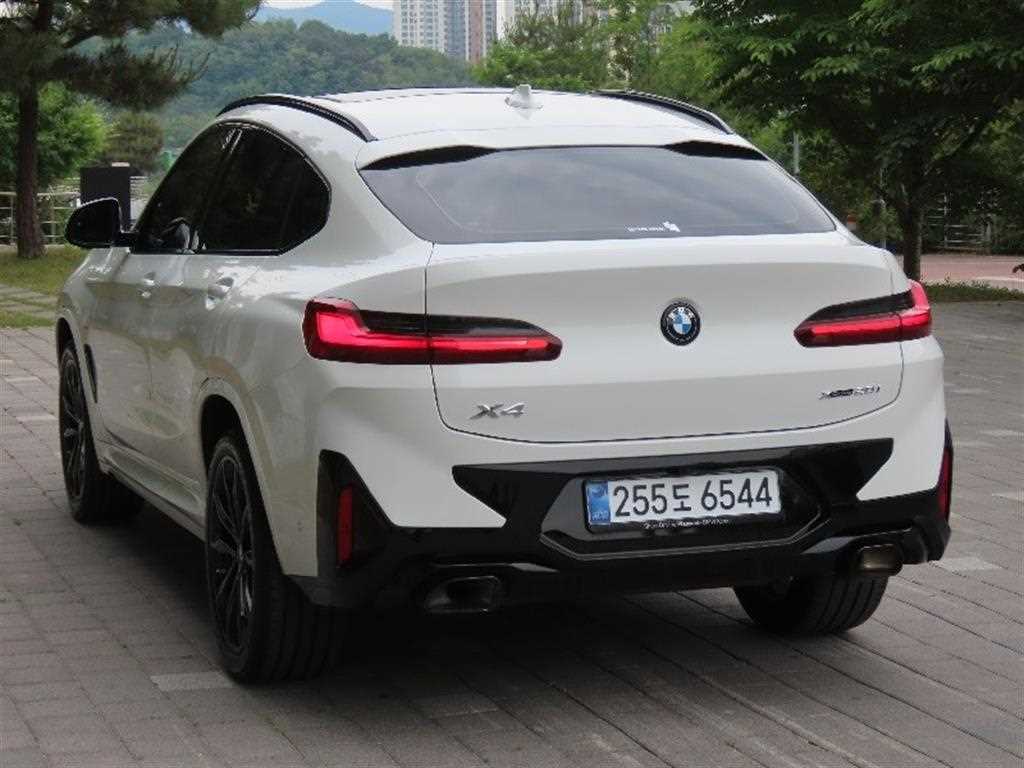 BMW X4 - Vista 4