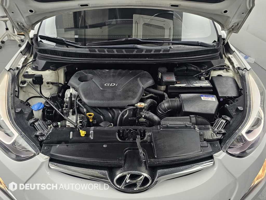 HYUNDAI Avante - Vista 6