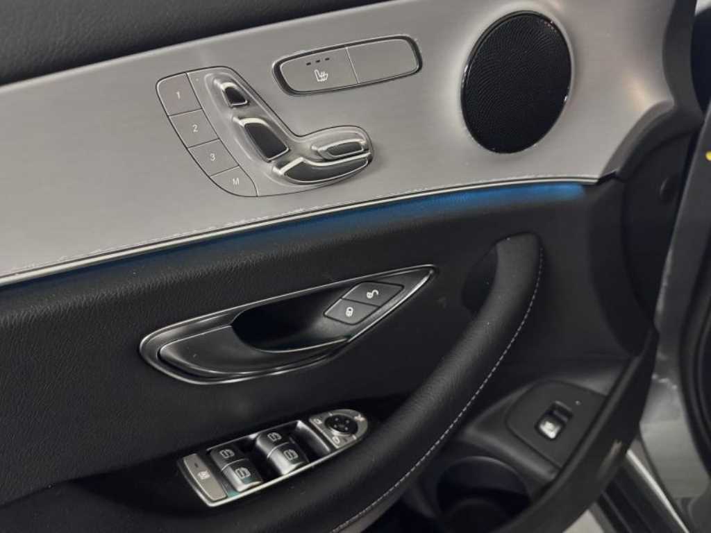 Mercedes Benz E class - Vista 7