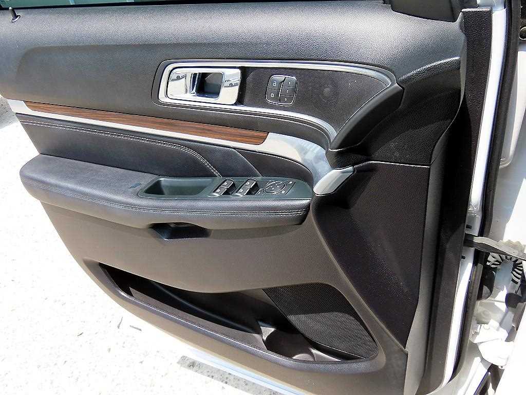 Ford Explorer - Vista 11