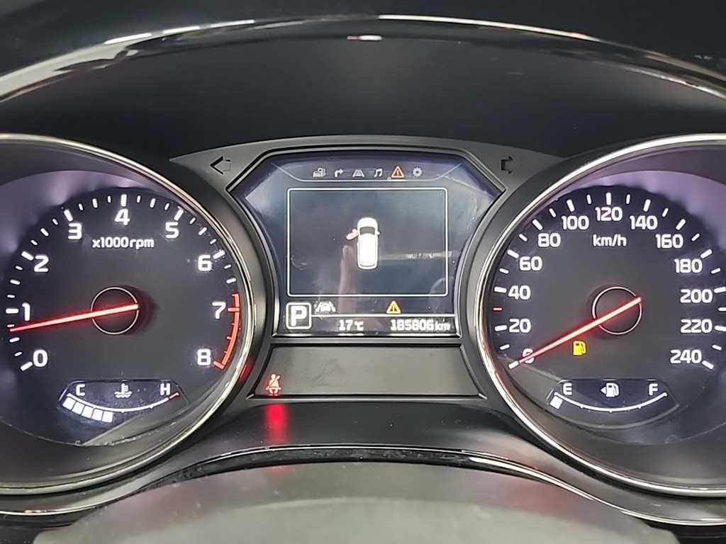 KIA Carnival - Vista 6