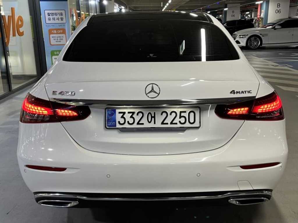Mercedes Benz E class - Vista 5