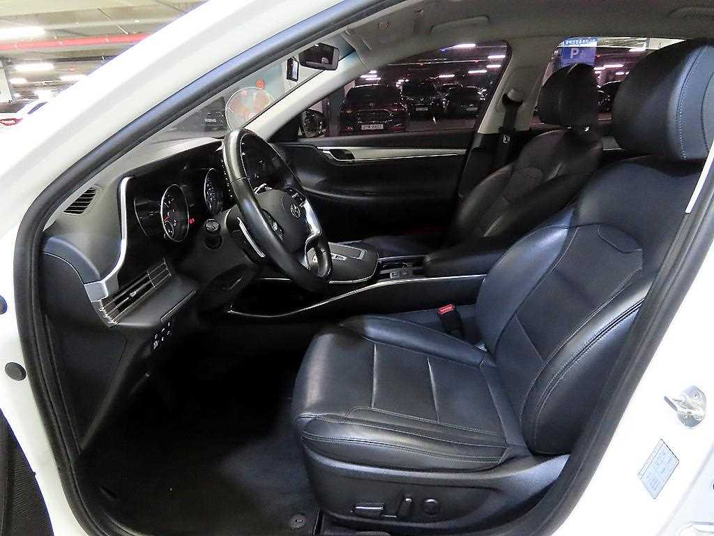 HYUNDAI Grandeur - Vista 6