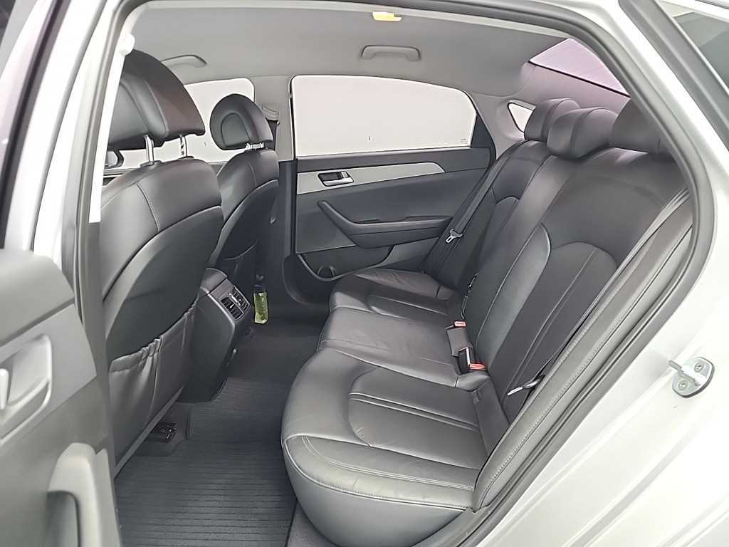 HYUNDAI Sonata - Vista 12