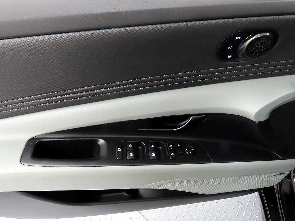 HYUNDAI Avante - Vista 11